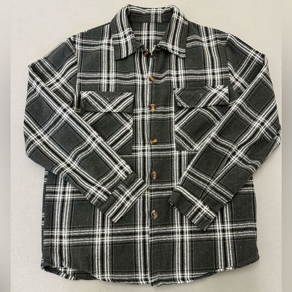 SHEIN Other - SHEIN Black and White Casual Button Down Shirt